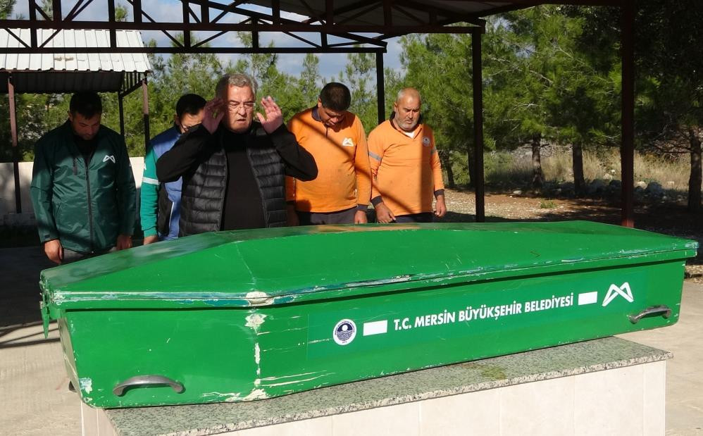 Çilli Bom'u ilk çıkaran bestekar hayatını kaybetti: 5 kişi ile kimsesizler mezarlığına defin edildi