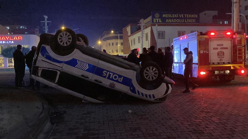  Kaza ucuz atlatıldı: Otomobilin çarptığı polis aracı ters döndü