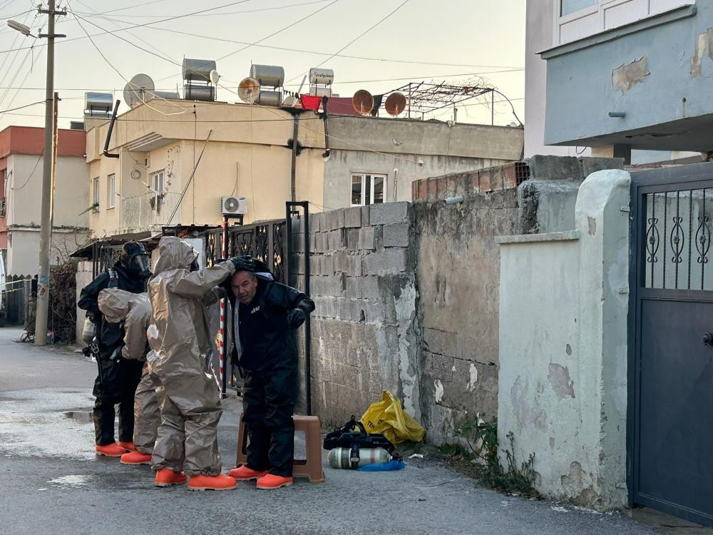 Mersin'de 2 çocuğun öldüğü olayda fare zehiri şüphesi