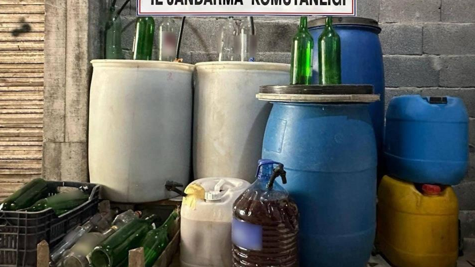 Mersin'de 640 litre sahte içki ele geçirildi