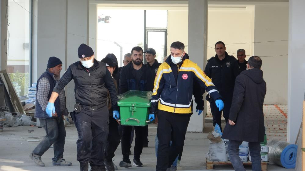 Mersin'de asansör boşluğuna düşen işçi hayatını kaybetti