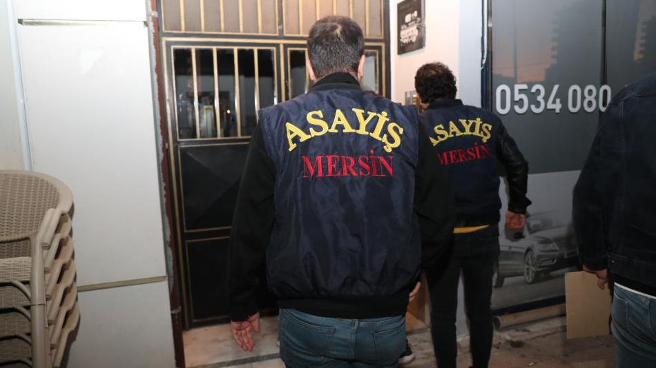  Mersin'de eş zamanlı operasyon, aranan 97 şahıs yakalandı