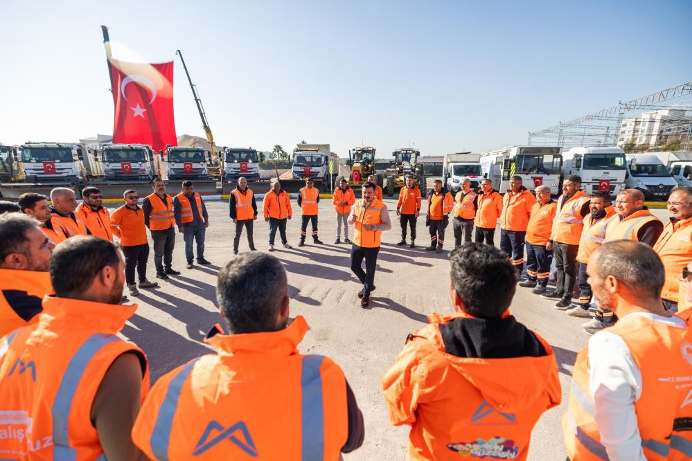 Mersin'de karla mücadele ekipleri hazırlıklarını tamamladı