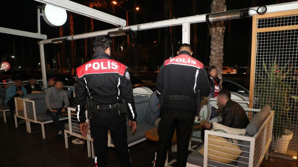 Mersin'de umuma açık iş yerleri denetlendi