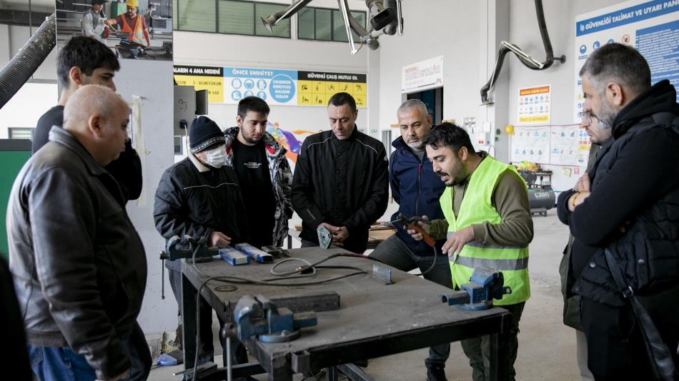 Mersinli gençler kariyer kapısını MERCEK ile aralıyor